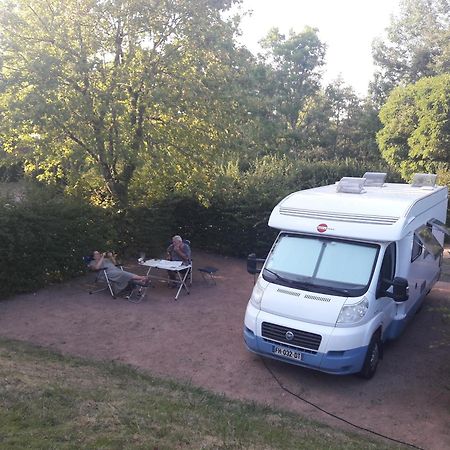 Camping Les Feuilles Chauffailles Eksteriør billede