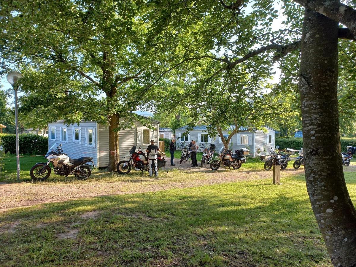 Camping Les Feuilles Chauffailles Eksteriør billede