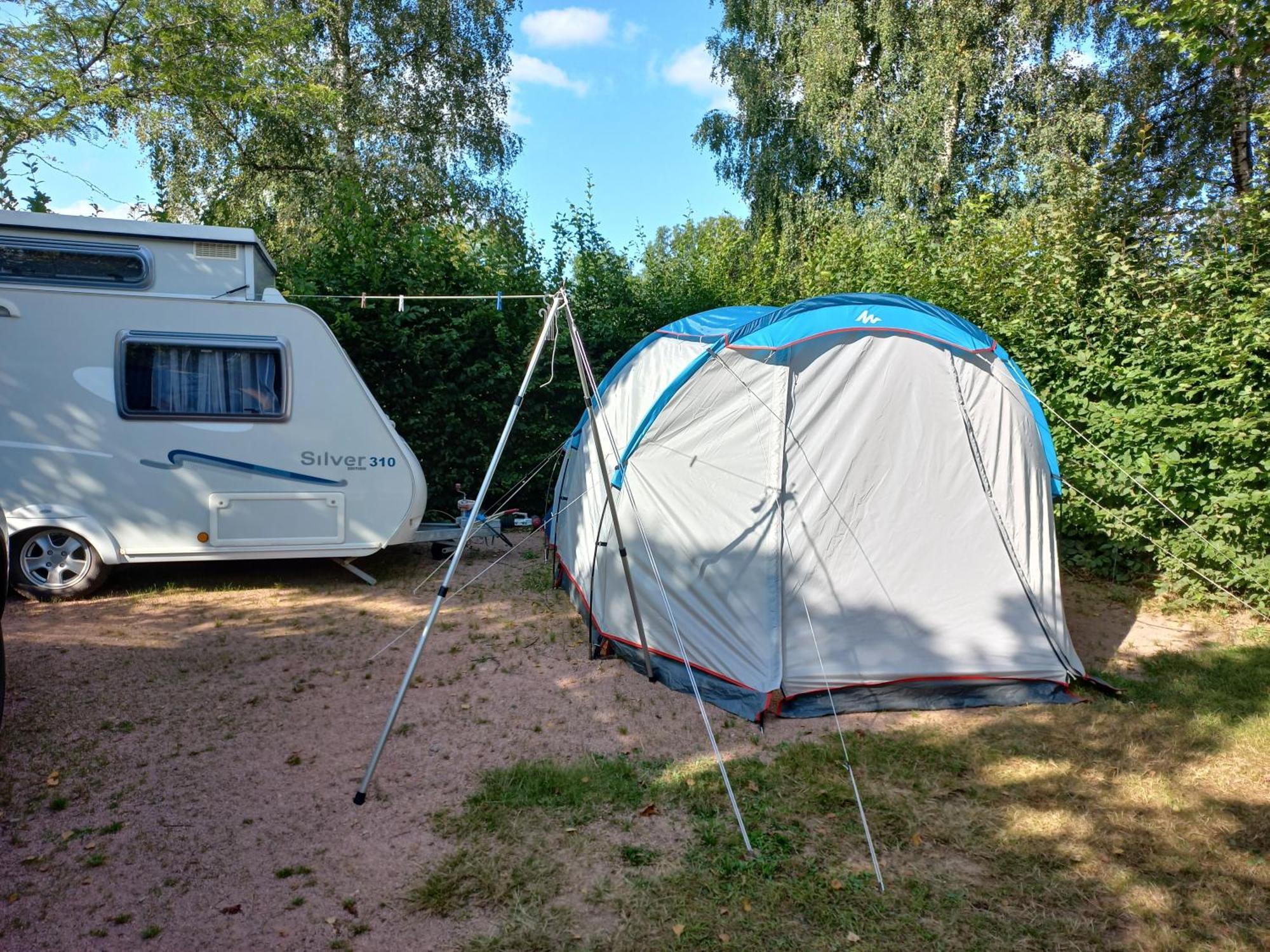 Camping Les Feuilles Chauffailles Eksteriør billede